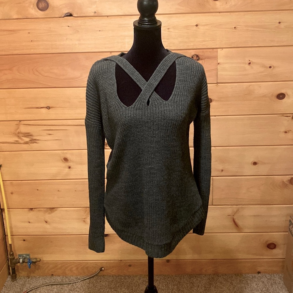 Front cross cutout sweater